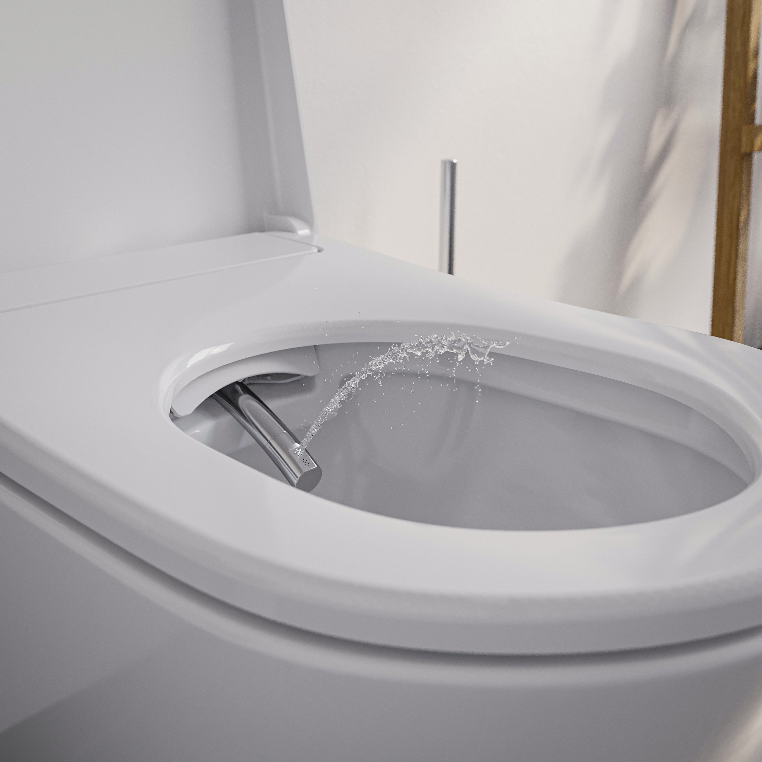 Conjunto completo de sanita com chuveiro higiénico PRO+ 1102 com elemento pré-instalado na parede Geberit Duofix