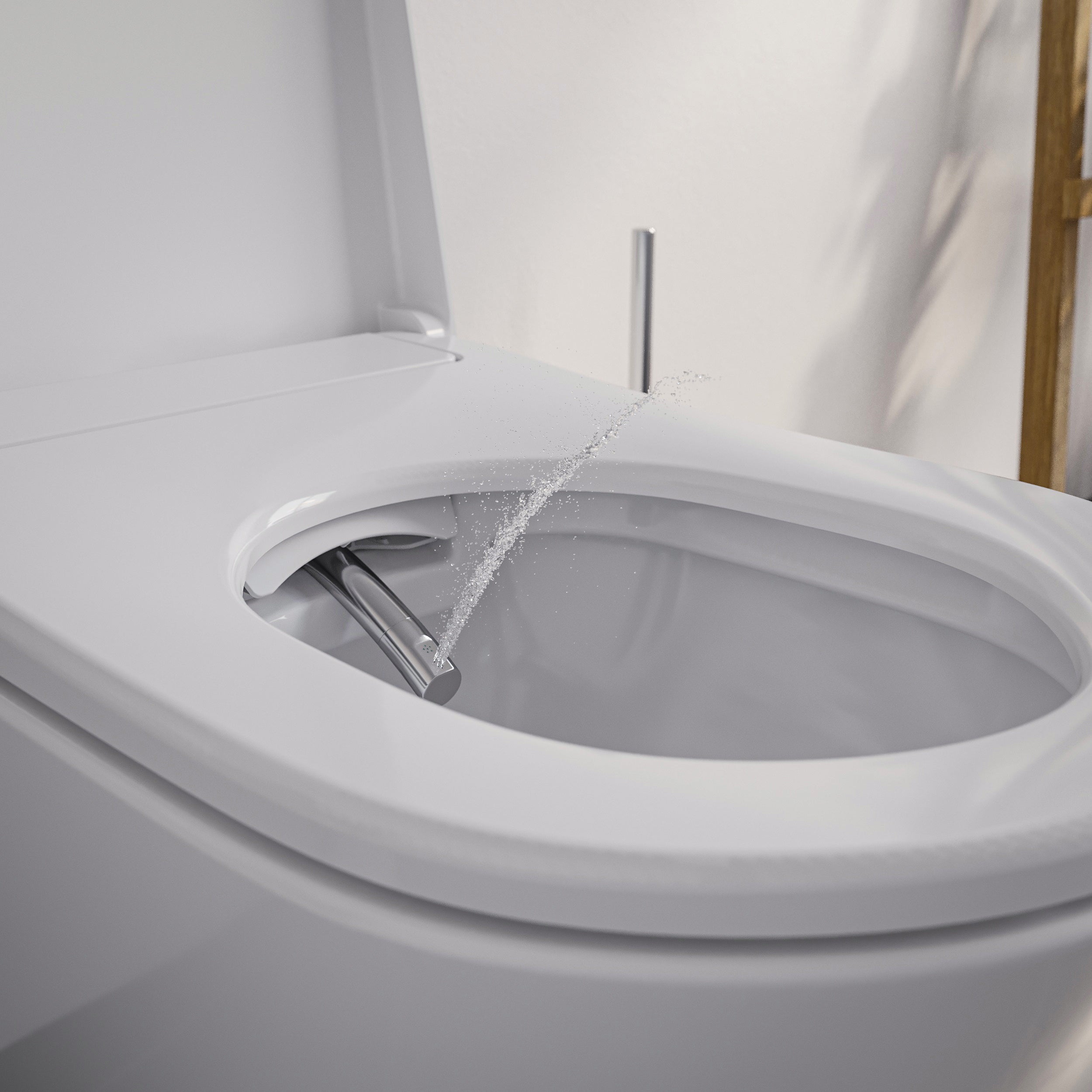 Conjunto completo de sanita com chuveiro higiénico PRO+ 1102 com elemento pré-instalado na parede Geberit Duofix