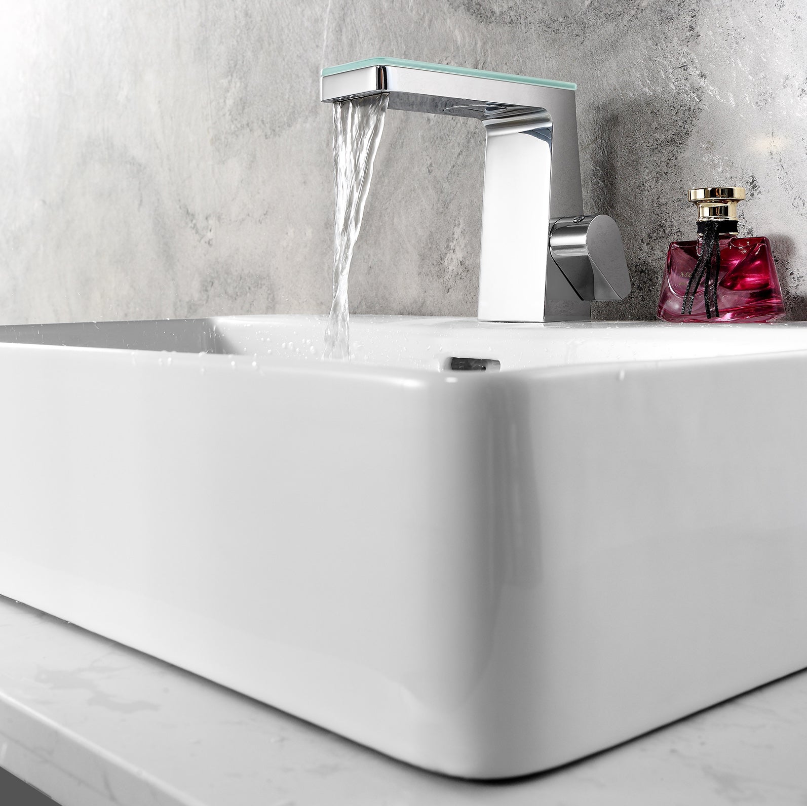 Torneira de lavatório de design em cascata NT7320